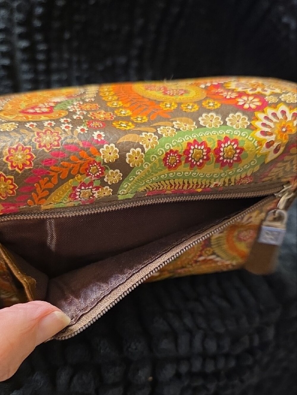 Relic Orange Paisley Pattern Wallet - Picture 5 of 6